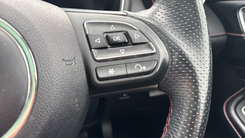 MG Hs 1.5 T-GDI Exclusive 5dr Petrol Hatchback